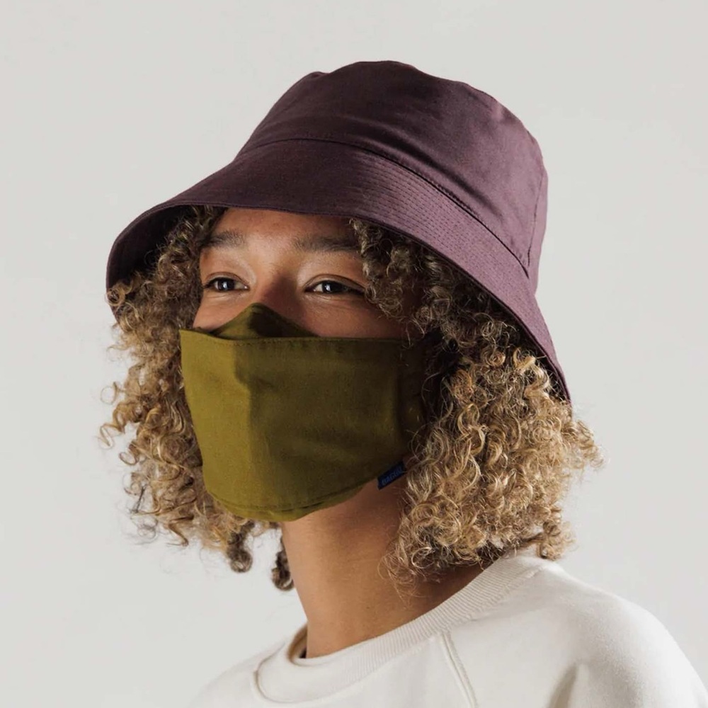 Baggu Classic bucket hat, raisin color